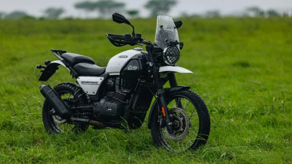yezdi adventure price on-road